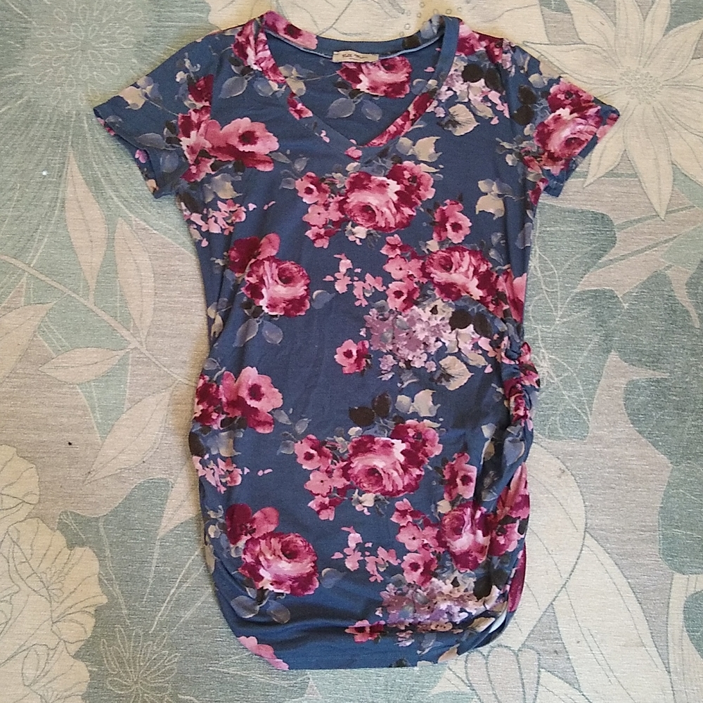 Floral maternity top